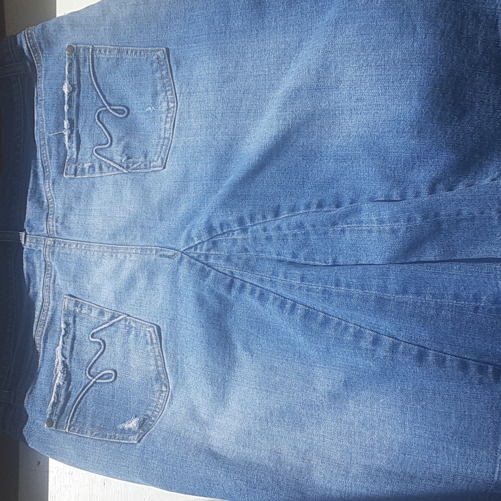 Massimo Denim Skirt Size 12, frayed hem